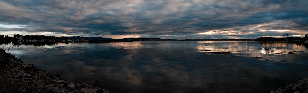 photo "An evening in Hamar" tags: landscape, water