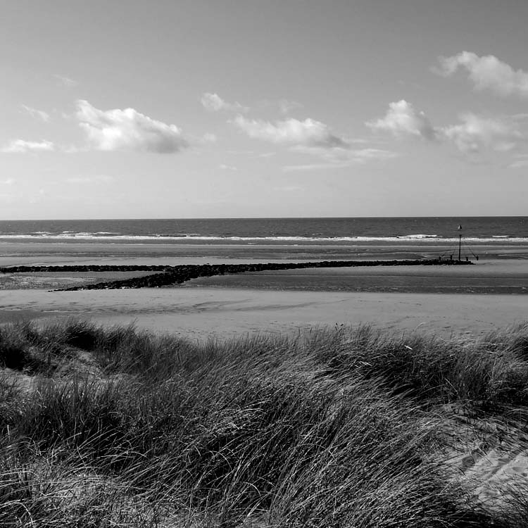 photo "***" tags: black&white, landscape, clouds