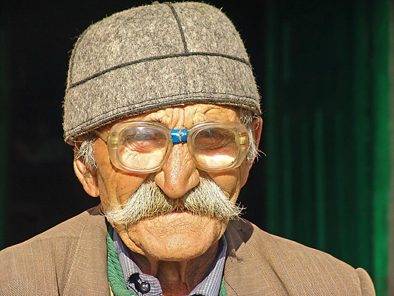 photo "A local man in a Svan hat in Ushguli, Upper Svaneti 2007" tags: portrait, travel, man
