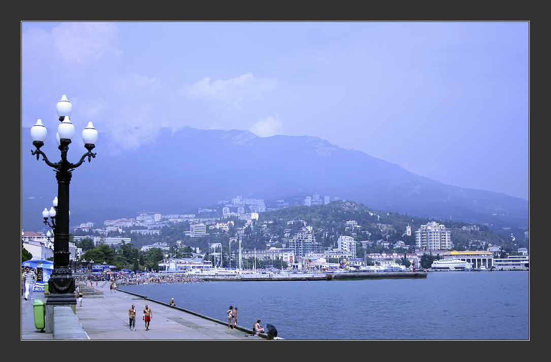 photo "Blue Yalta" tags: city, 
