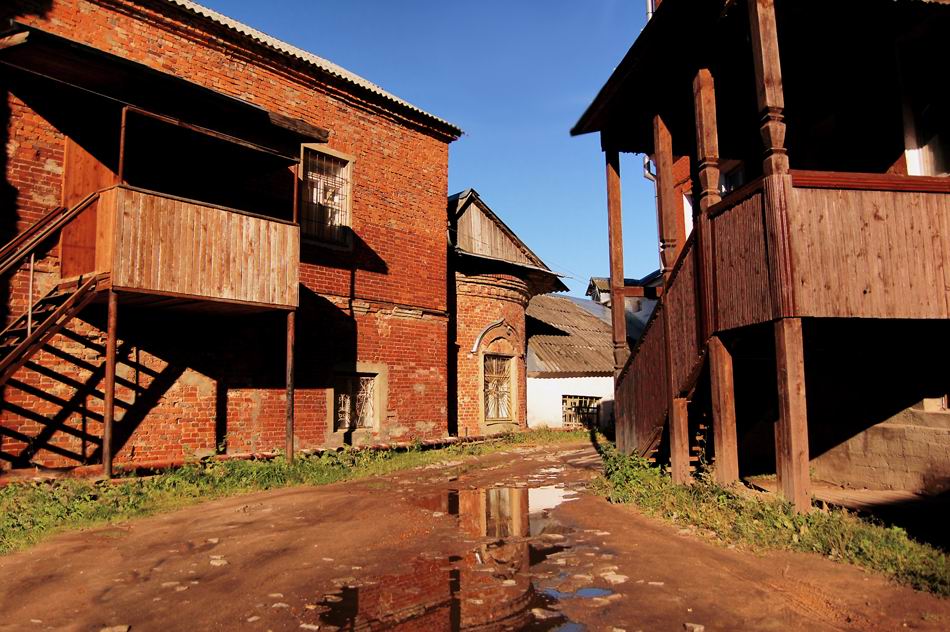 фото "Уголок в красных тонах" метки: архитектура, пейзаж, 