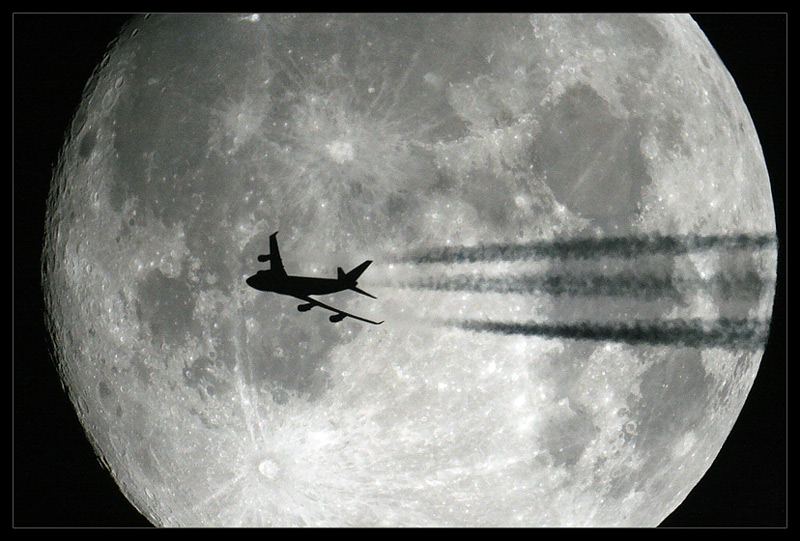 photo "Flight across the moon" tags: landscape, black&white, night