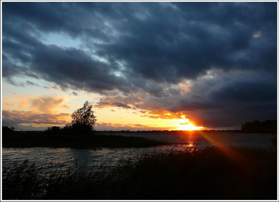 photo "***" tags: landscape, sunset, water