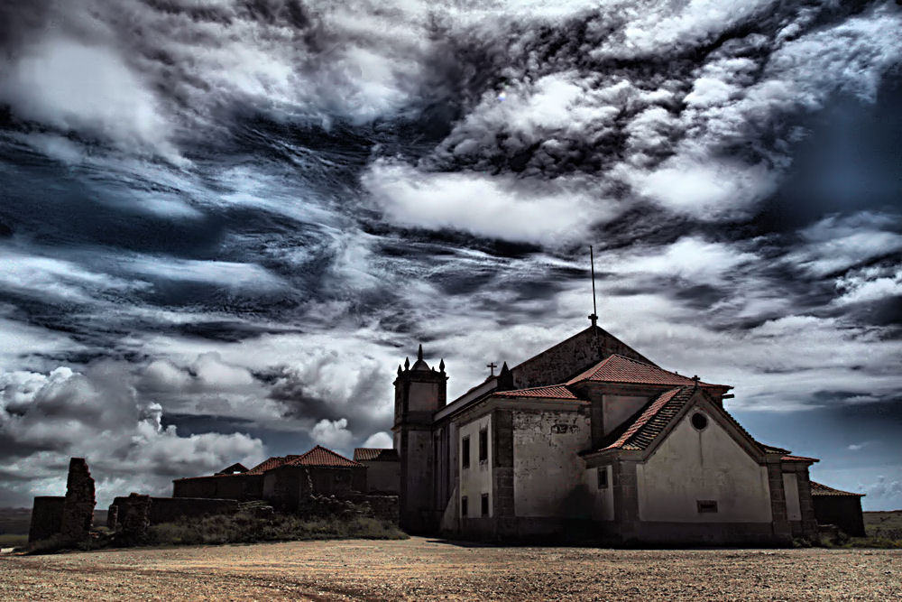 photo "Bad sky over the church" tags: landscape, clouds