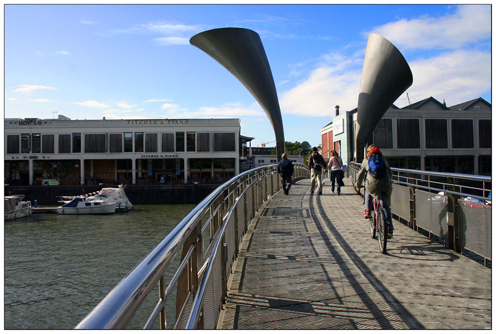 photo "Bridge with ears." tags: travel, architecture, landscape, Europe