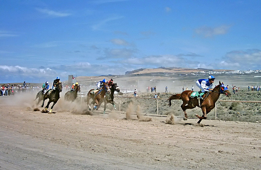 фото "The Dust Bowl, no. 4 leads out on the final circuit....." метки: спорт, пейзаж, 
