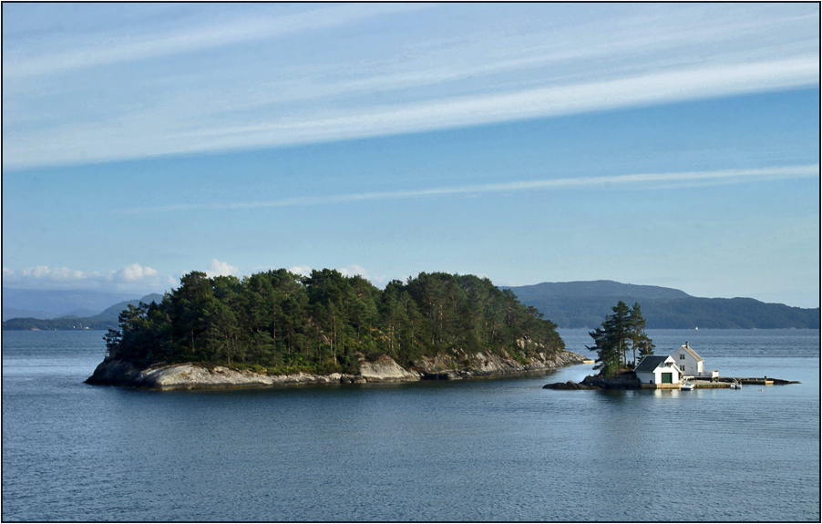 photo "Islands Bergenfjord" tags: landscape, travel, Europe, water