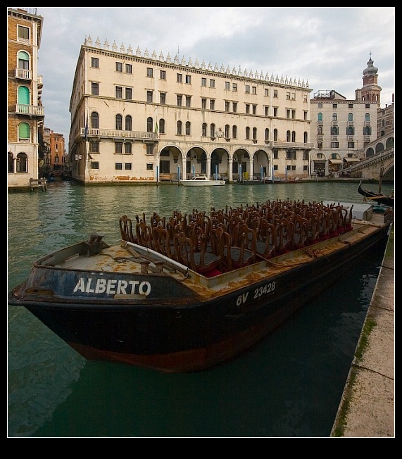 photo "Albert's bark" tags: travel, architecture, landscape, Europe