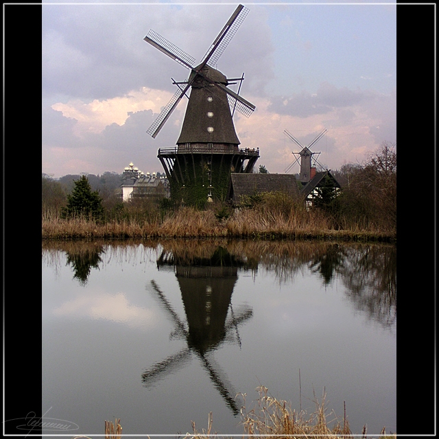 photo "The Middle Ages." tags: architecture, landscape, water