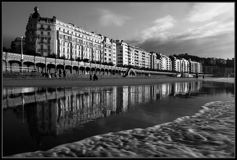 photo "Approaching Tides" tags: architecture, landscape, water