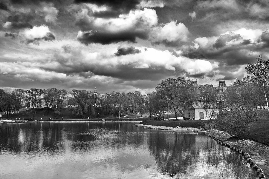 photo "***" tags: landscape, black&white, clouds