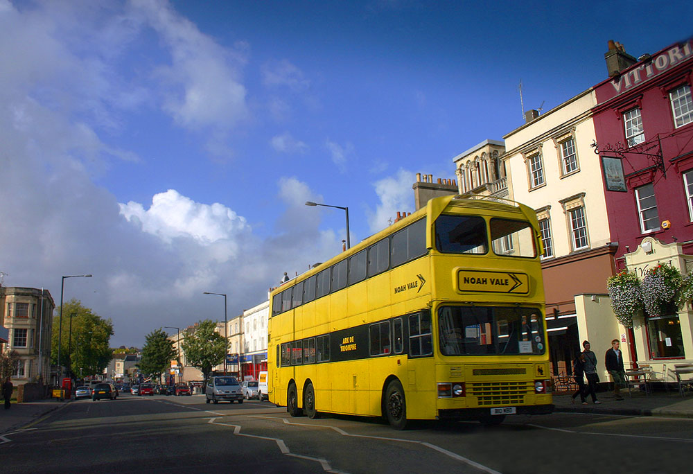 photo "The yellow bus." tags: travel, technics, Europe