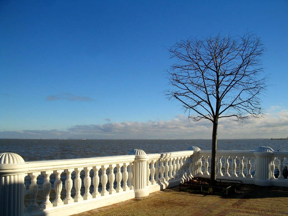 photo "Inexpressible clarity of being" tags: architecture, landscape, water