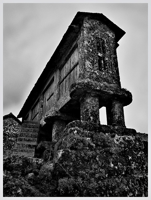 photo "old stones" tags: black&white, architecture, landscape, 