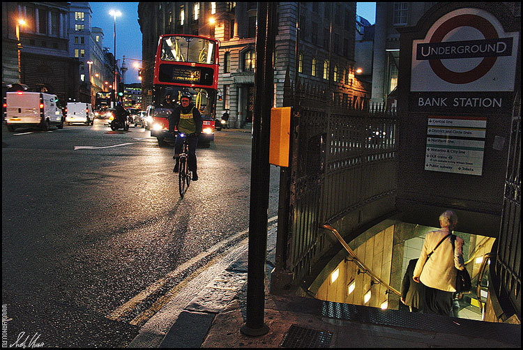 photo "Up / down. London" tags: architecture, landscape, night