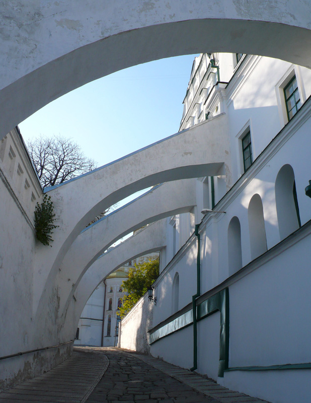 photo "streets of Lavra" tags: city, 