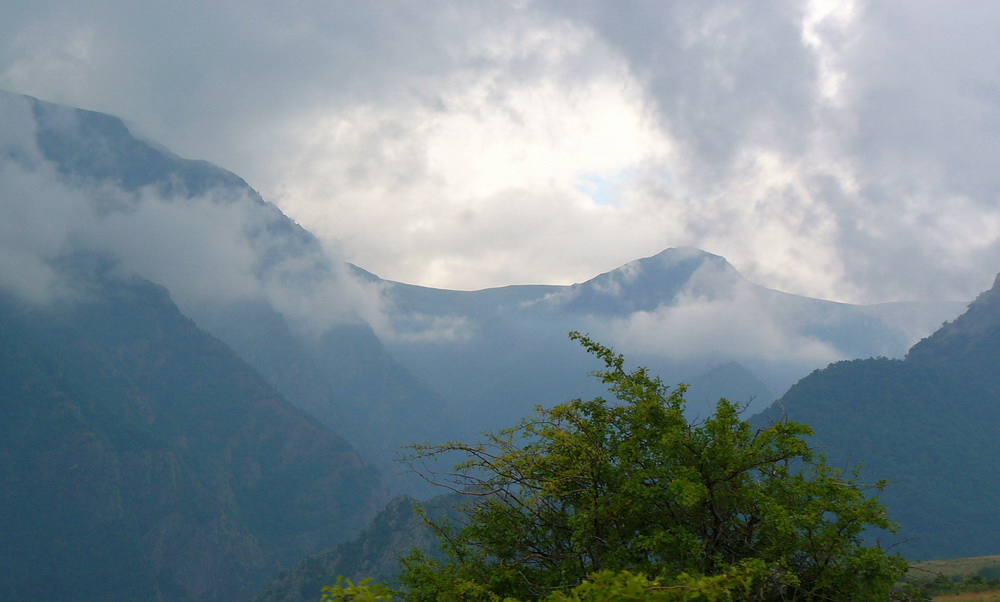 photo "After the rain..." tags: landscape, clouds, mountains