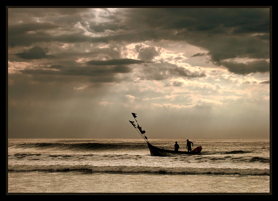 photo "Coming back from the fishing..." tags: landscape, sunset, water