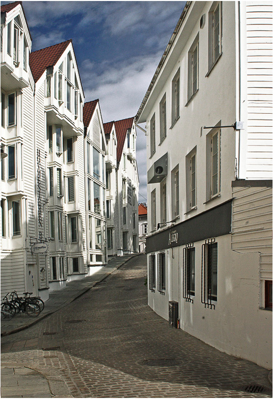 photo "White Street" tags: architecture, travel, landscape, Europe
