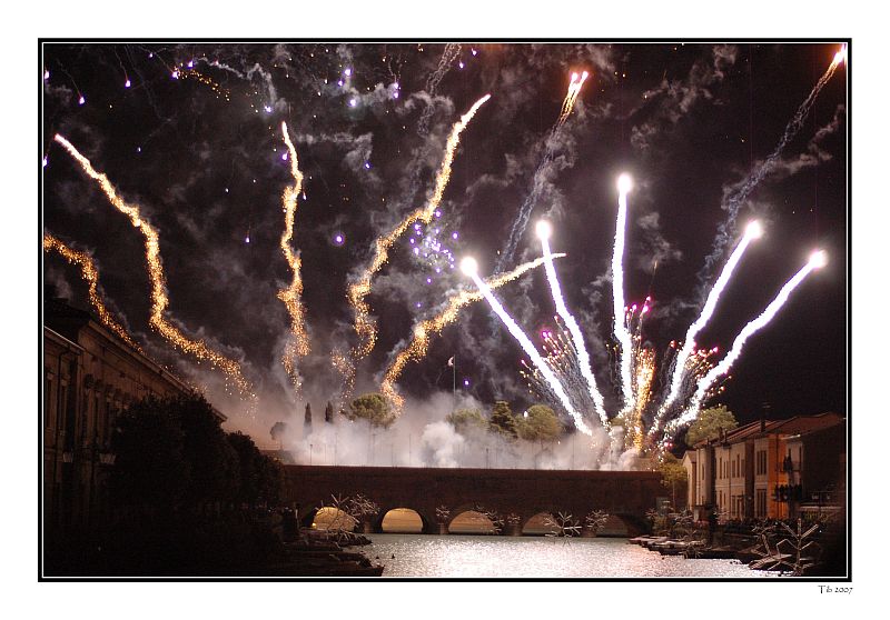 photo "Fireworks 2" tags: landscape, night, water