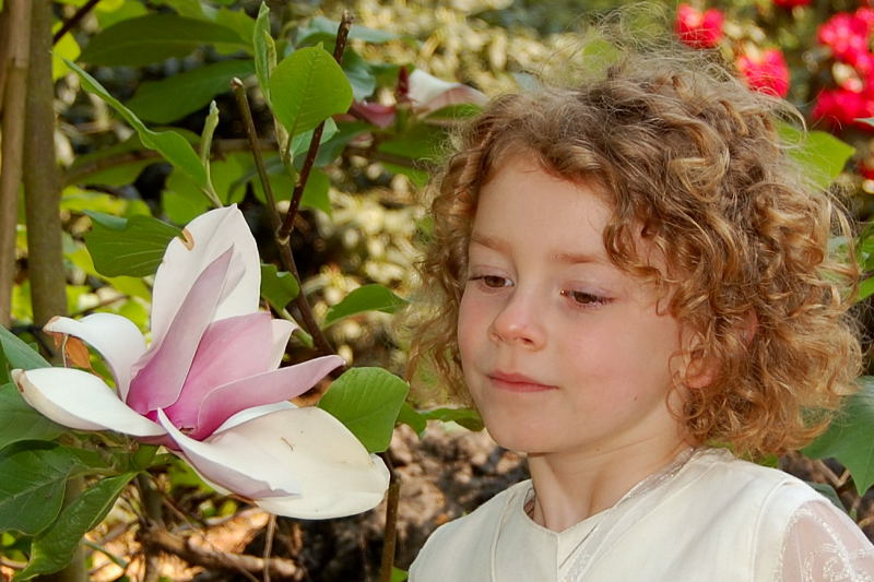 photo "I like flowers" tags: portrait, children