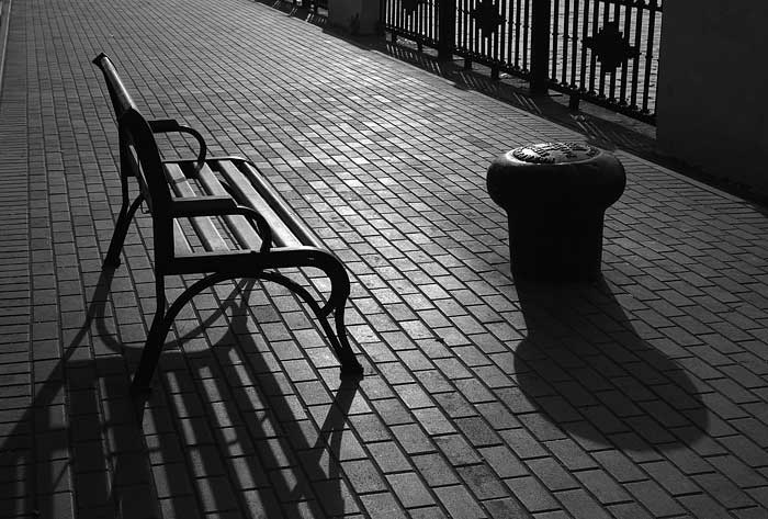 photo "Morning talk" tags: city, black&white, 