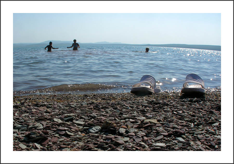 photo "Slippers" tags: landscape, water