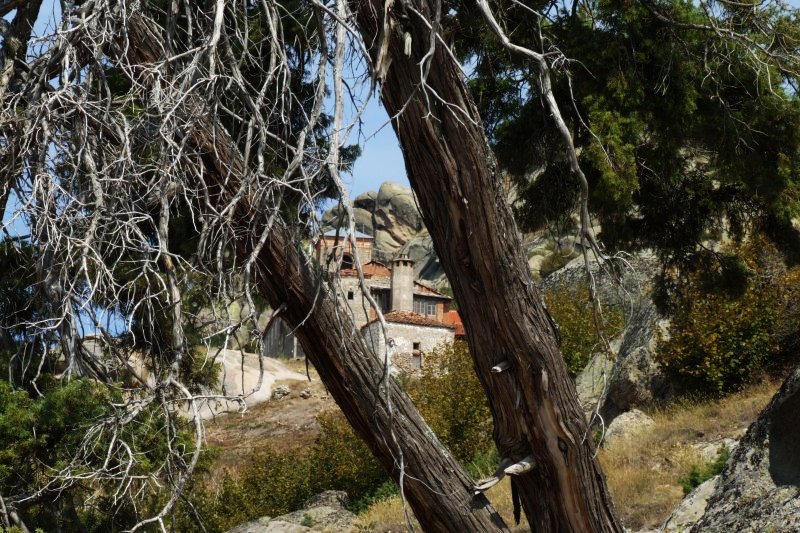 фото "Monastery" метки: архитектура, пейзаж, лес