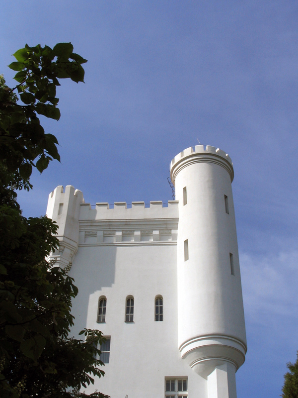 photo "A tower" tags: architecture, landscape, 