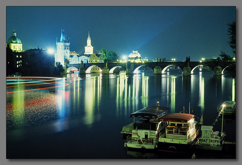 фото "Карлов мост в сумерках" метки: пейзаж, путешествия, Европа, вода