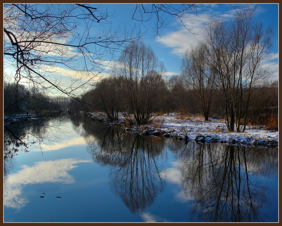 photo "Walking by the river." tags: landscape, water, winter