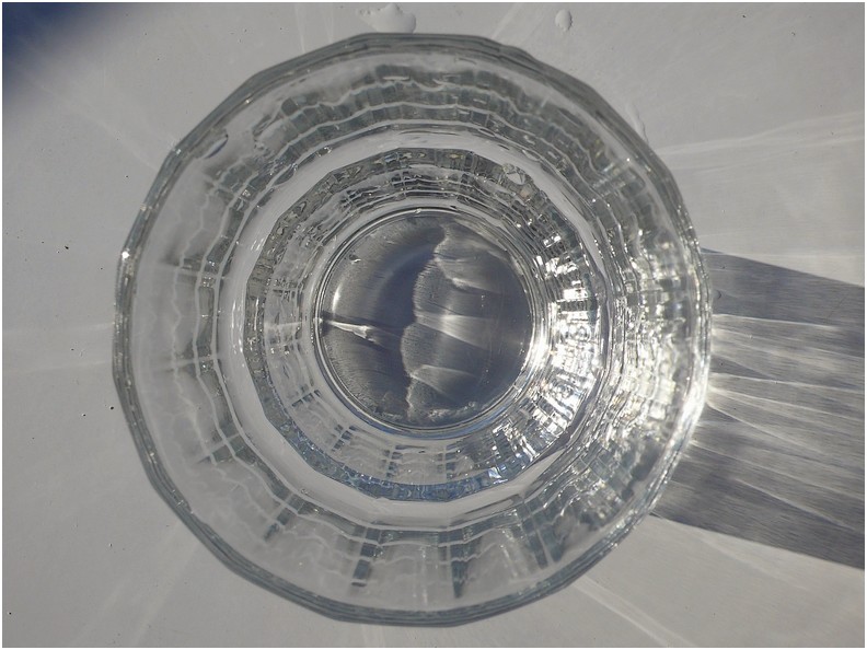 фото "waterglass searchlight" метки: натюрморт, абстракция, 