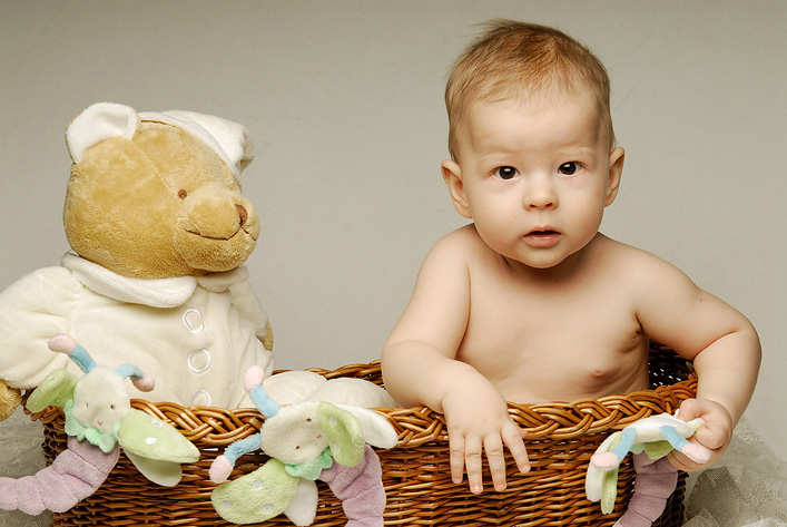 photo "Curious" tags: portrait, children