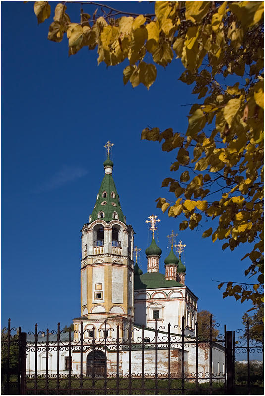 photo "From a series " Temples of Serpukhov "" tags: architecture, landscape, autumn