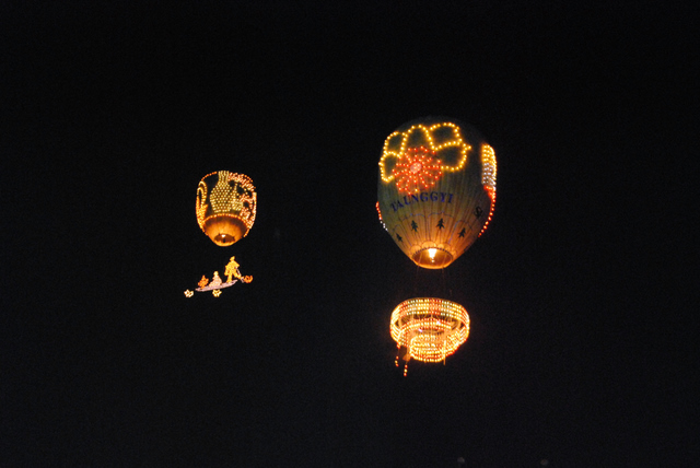 photo "Fire balloon" tags: landscape, travel, Asia