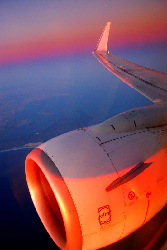 photo "Flying after the sun" tags: travel, landscape, sunset