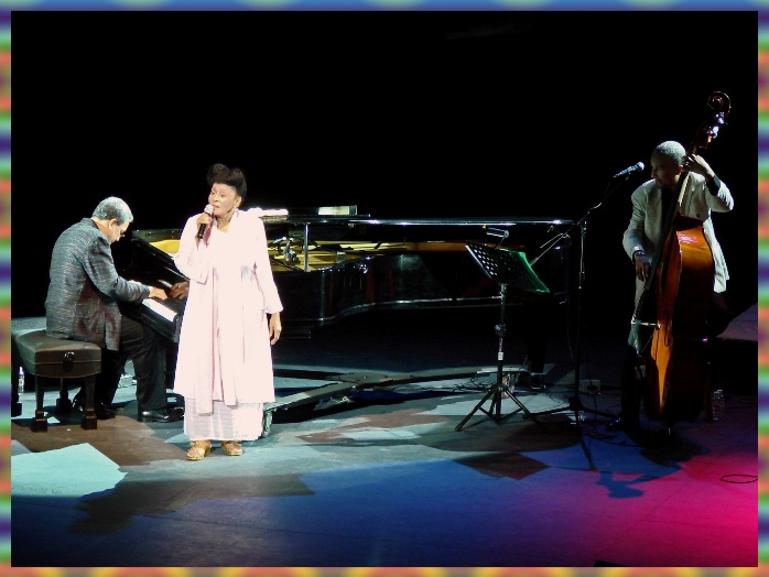 photo "Omara Portuondo, Intimate" tags: reporting, misc., 