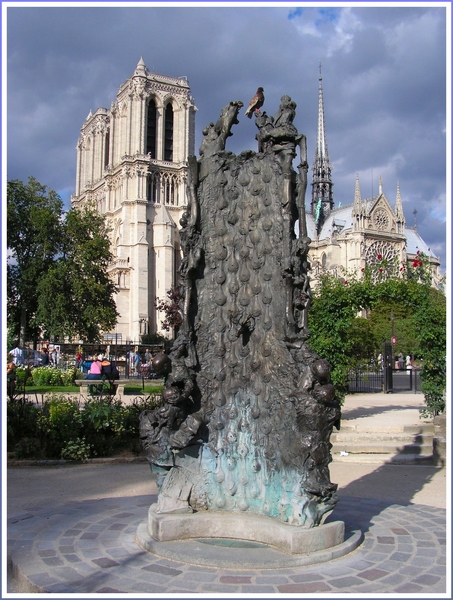 photo "Fountain in square  Viviani." tags: architecture, travel, landscape, Europe