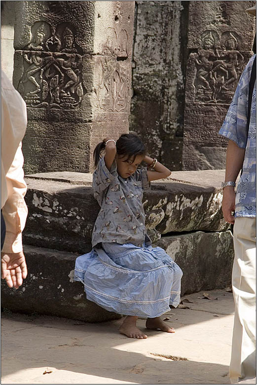 photo "Ongoing past..." tags: portrait, travel, Asia, children