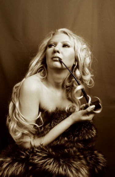 фото "the pipe smoking" метки: портрет, женщина
