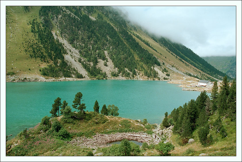 photo "Lac de Gaube. France. Pyrenees." tags: travel, landscape, Europe, mountains