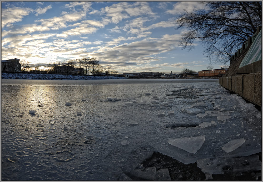 photo "look from the ice-hole" tags: landscape, winter