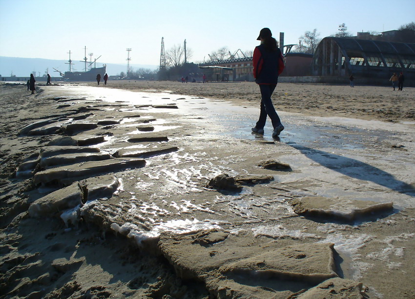 photo "Walking..." tags: landscape, winter