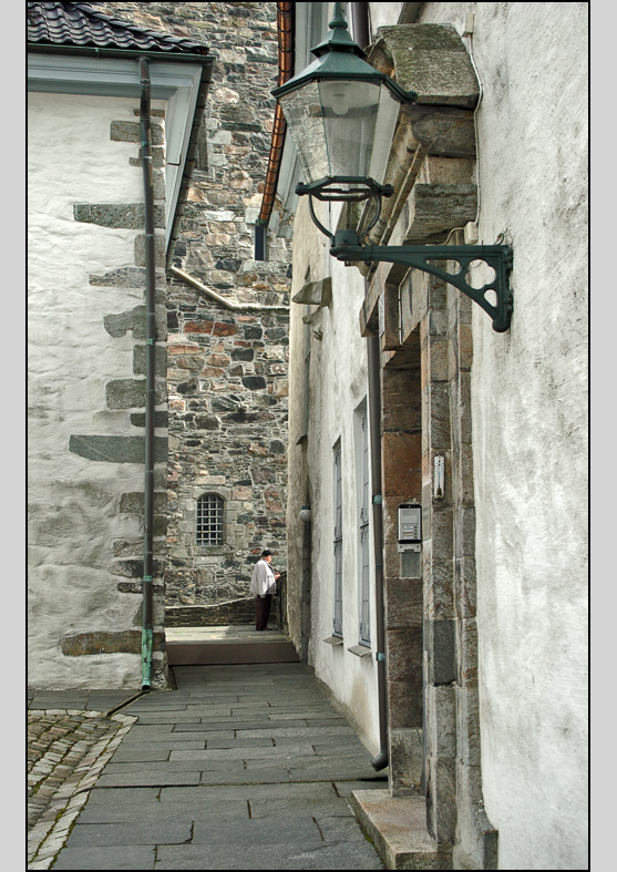 photo "The old wall" tags: architecture, travel, landscape, Europe