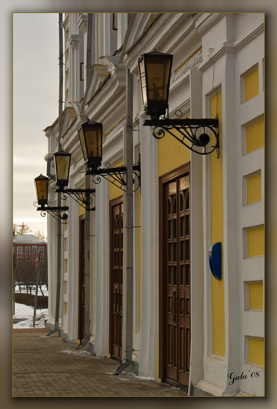 photo "The lanterns of theatre" tags: architecture, fragment, landscape, 