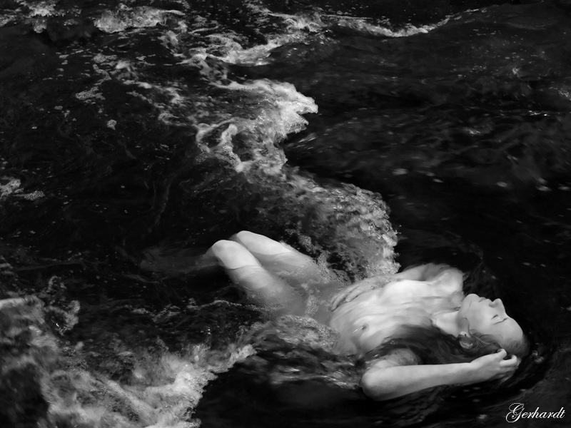 photo "Water of Life" tags: black&white, nude, 