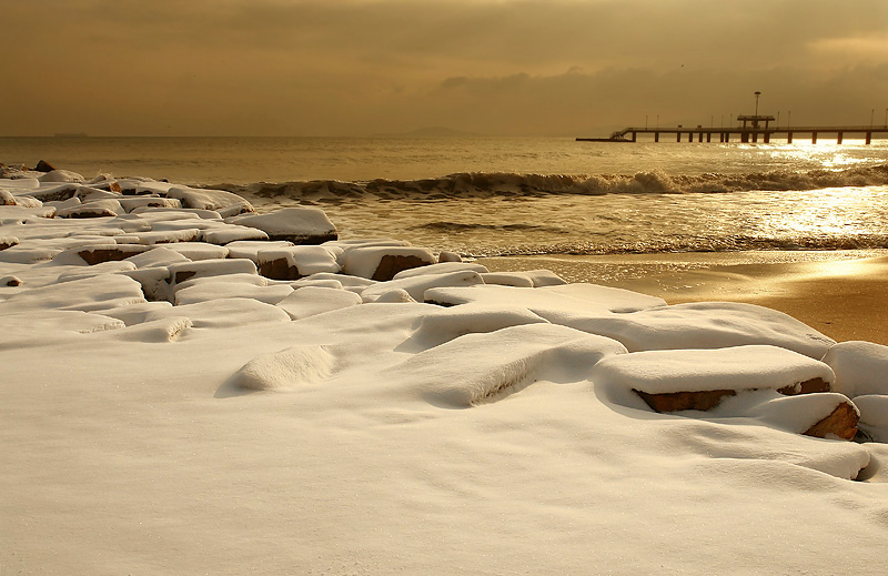фото "Snow and Sea II" метки: пейзаж, вода, зима