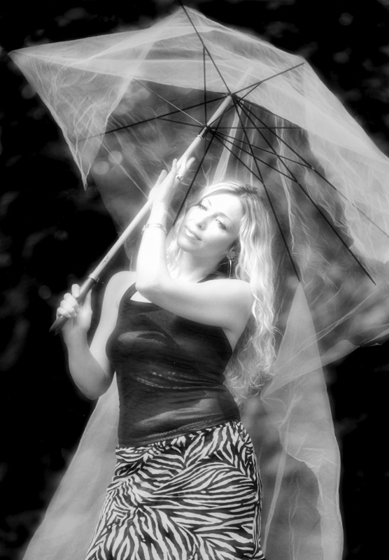 photo "White candice umbrella" tags: portrait, woman