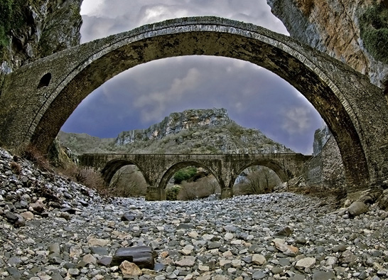 photo "The stone bridge of Kokkorou." tags: , 