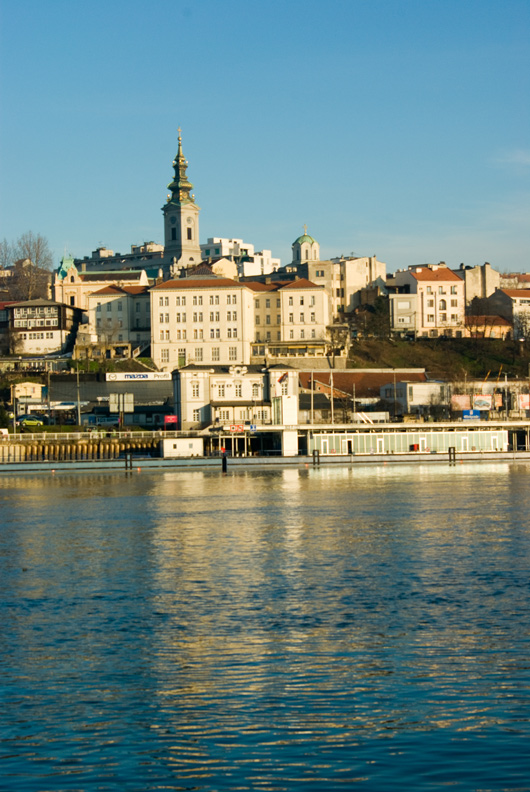 photo "On a river bank" tags: architecture, landscape, water